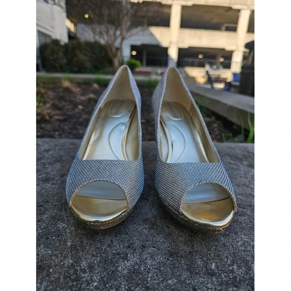 Bandolino Rainaa Peep Toe Pumps‎ 9 Gold Metallic Heels Going Out Gala Formal ~